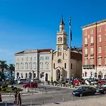 Bacvice - 2 Bedroom , Terrace,3 Air Conditioners, Parking,elevator 3 Minutes To The Apartamento *