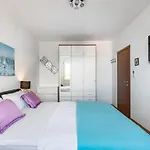 Bacvice - 2 Bedroom , Terrace,3 Air Conditioners, Parking,elevator 3 Minutes To The