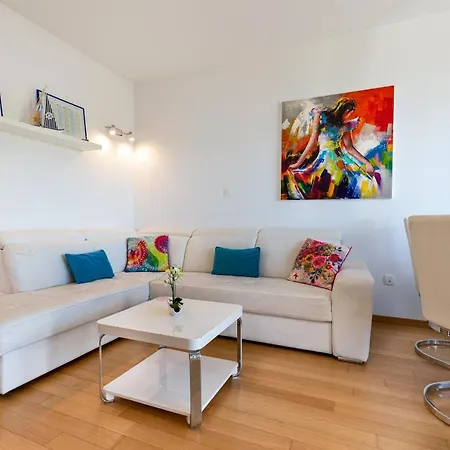 Bacvice - 2 Bedroom , Terrace,3 Air Conditioners, Parking,elevator 3 Minutes To The *