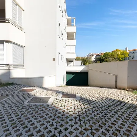 Bacvice, Apartment Sa 2 Spavace Sobe,3 Klima Uredaja, Terrace, Parking,Lift , 5 Min Do Plaze *