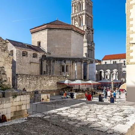 Bacvice, Sa 2 Spavace Sobe,3 Klima Uredaja, Terrace, Parking,lift , 2 Min Do Plaze דירה