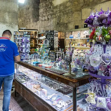 Bacvice, Apartment Sa 2 Spavace Sobe,3 Klima Uredaja, Terrace, Parking,Lift , 5 Min Do Plaze Apartman Split