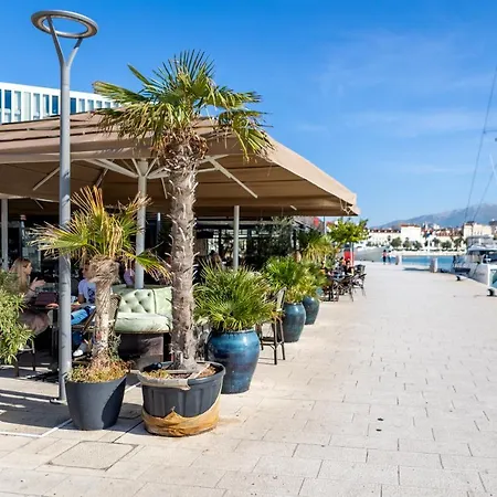 Apartman Bacvice, Apartment Sa 2 Spavace Sobe,3 Klima Uredaja, Terrace, Parking,Lift , 5 Min Do Plaze *