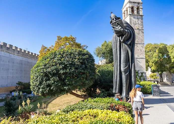 Bacvice, Sa 2 Spavace Sobe,3 Klima Uredaja, Terrace, Parking,lift , 2 Min Do Plaze