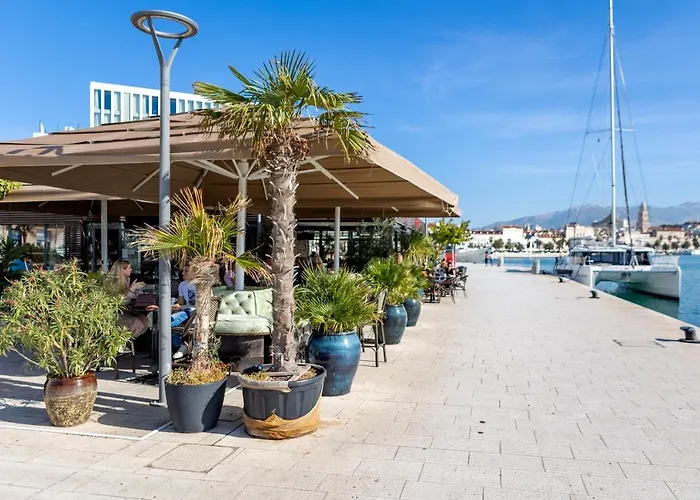 דירה Bacvice, Sa 2 Spavace Sobe,3 Klima Uredaja, Terrace, Parking,lift , 2 Min Do Plaze *