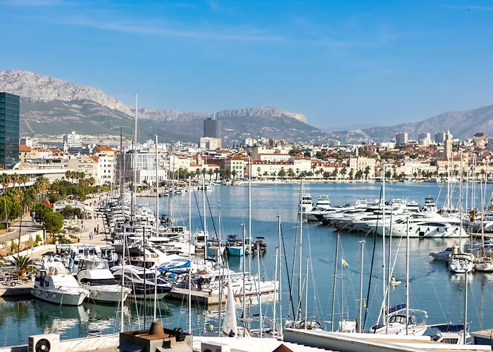 דירה Bacvice, Sa 2 Spavace Sobe,3 Klima Uredaja, Terrace, Parking,lift , 2 Min Do Plaze