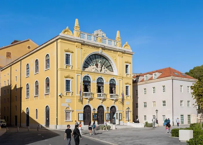 Bacvice, Sa 2 Spavace Sobe,3 Klima Uredaja, Terrace, Parking,lift , 2 Min Do Plaze ספליט