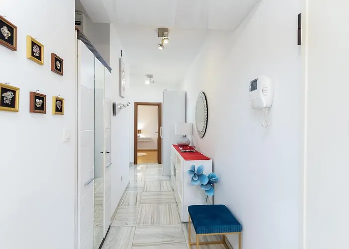 Bacvice, Sa 2 Spavace Sobe,3 Klima Uredaja, Terrace, Parking,lift , 2 Min Do Plaze *