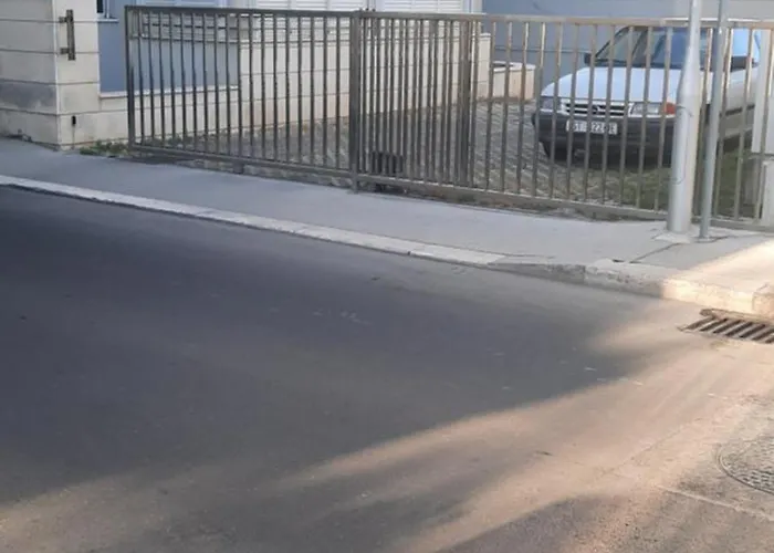 Bacvice, Sa 2 Spavace Sobe,3 Klima Uredaja, Terrace, Parking,lift , 2 Min Do Plaze דירה ספליט