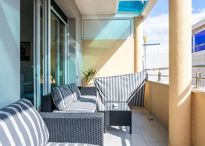 Bacvice, Sa 2 Spavace Sobe,3 Klima Uredaja, Terrace, Parking,lift , 2 Min Do Plaze דירה