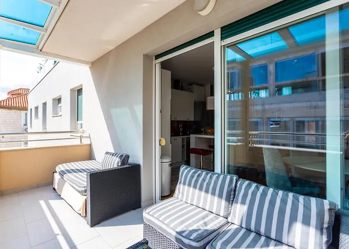 דירה Bacvice, Sa 2 Spavace Sobe,3 Klima Uredaja, Terrace, Parking,lift , 2 Min Do Plaze