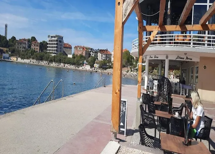 Bacvice, Sa 2 Spavace Sobe,3 Klima Uredaja, Terrace, Parking,lift , 2 Min Do Plaze דירה *