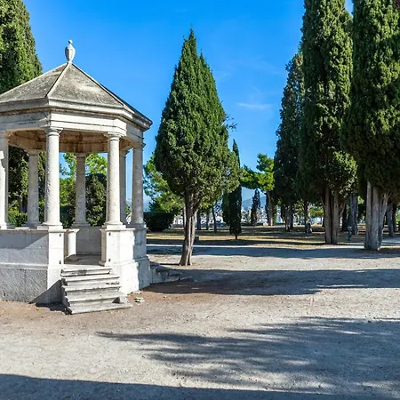 Bačvice, Apartment sa 2 spavaće sobe, Terrace, Parking,Lift , 5 min do plaže Split