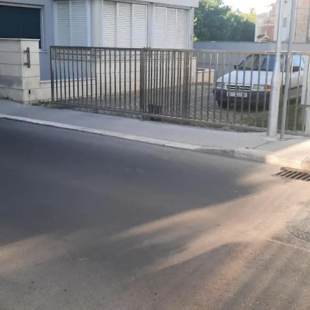 Bačvice, Apartment sa 2 spavaće sobe, Terrace, Parking,Lift , 5 min do plaže Apartman Split